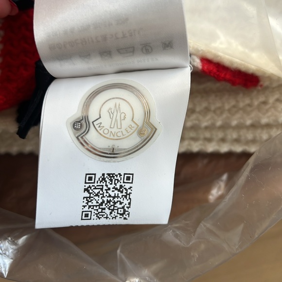 BNWT Moncler Sciarpa Tricot Scarf - Picture 6 of 7